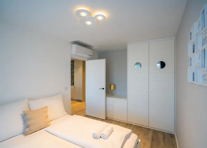 Myflat Coral 61 Luxury דירה *